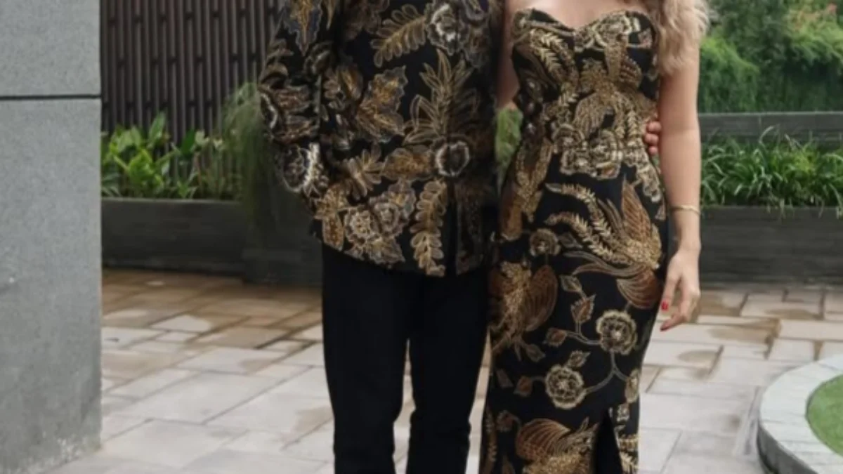 Pemain Persib Bandung Ciro Alves dan Istrinya Maria Eduarda Mondadori. (foto/ Instagram @dudamondadori)
