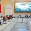 Para Rektor dari Perguruan Tinggi se-Kota Bogor saat berdiskusi bersama Wali Kota Bogor, Dedie A. Rachim di Balai Kota Bogor. (Yudha Prananda / Jabar Ekspres)