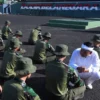 KDM saat meninjau pendidikan militer di Lembang.