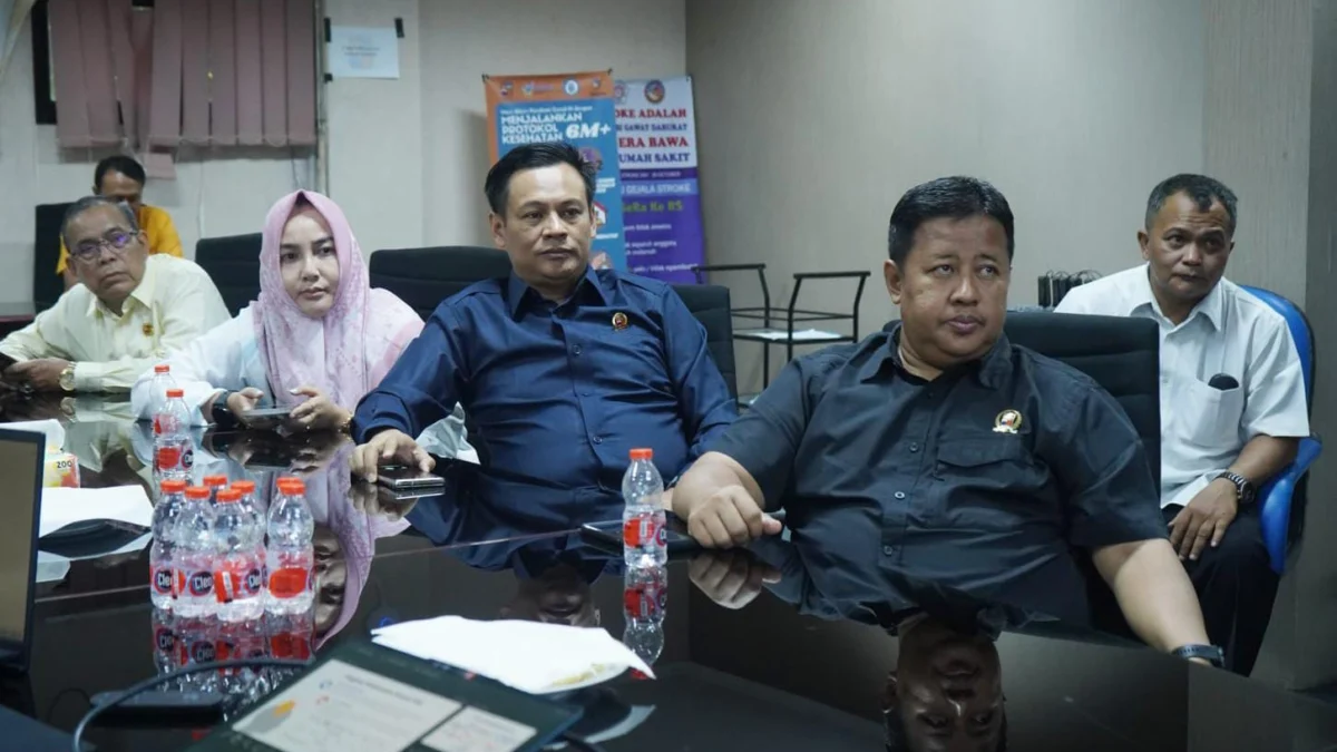 Komisi III DPRD Tegur PUPR Bogor: Infrastruktur Lambat, Transparansi Dipertanyakan Jajaran Komisi III DPRD Kota Bogor saat menyambangi kantor Dinas PUPR Kota Bogor. (Yudha Prananda / Jabar Ekspres)