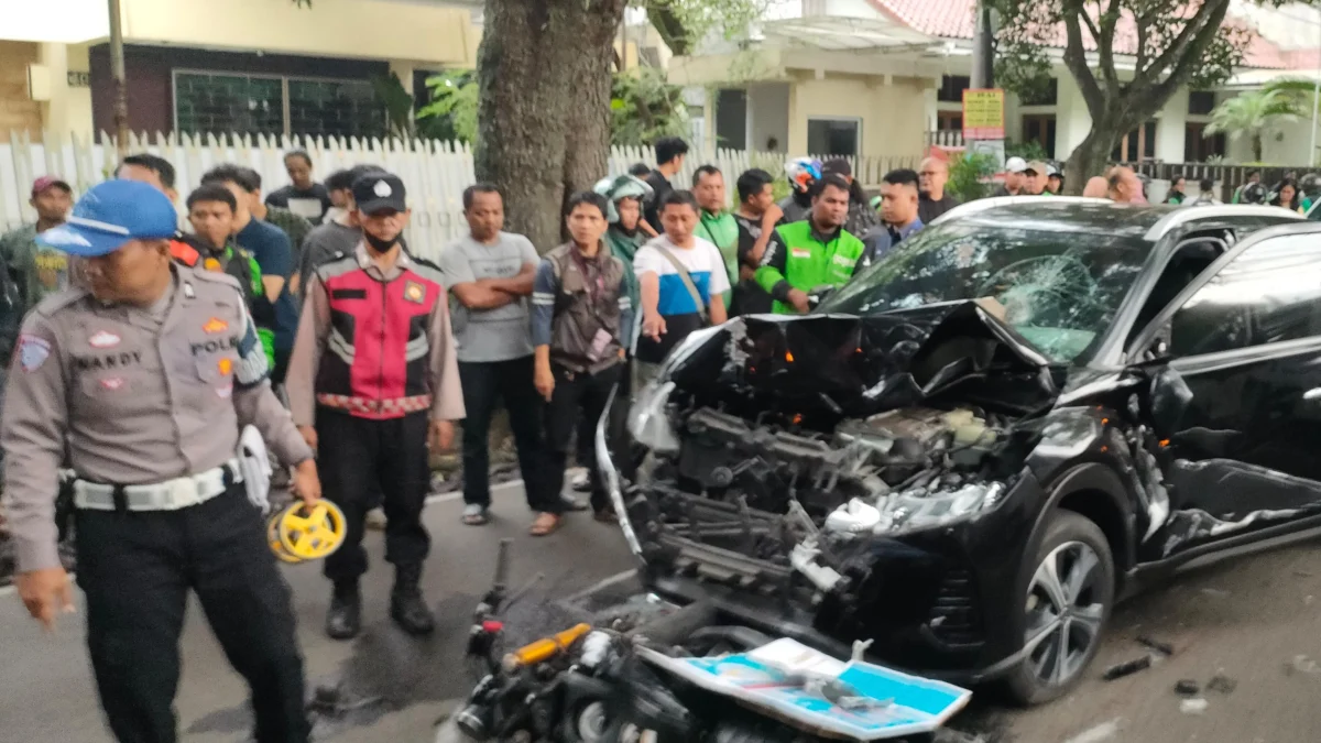 Kelalaian Berujung Maut, Pengemudi Mobil Nissan di Jalan Anggrek Resmi Jadi Tersangka Kecelakaan maut yang terjadi di Jl Anggrek Kota Bandung pada 6 Mei kemarin. Foto. Sandi Nugraha.