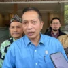 Wakil Menteri Koperasi (Wamenkop), Ferry Juliantono usai kunjungan kerja di Kecamatan Ciparay, Kabupaten Bandung, Sabtu (10/5/2025). Foto Agi