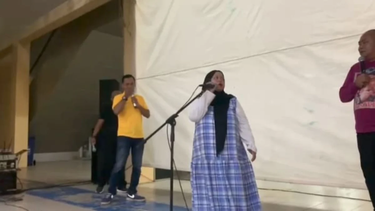 Nining Yuningsih alias Ceu Edoh saat Pemutaran Film 'Jurig Kasbon' di Lantai Dua Pasar Cimindi (Mong)
