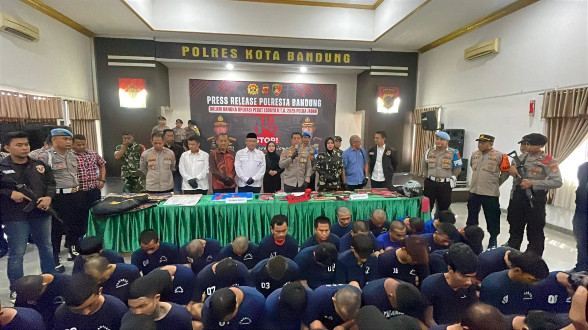 Polresta Bandung amankan 52 pelaku premanisme dalam operasi pekat lodaya 2 2025. Foto Agi