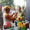 Wali Kota Cimahi, Ngatiyana saat Meninjau salah Satu Spot UMK di Kelurahan Cibeber (Mong)