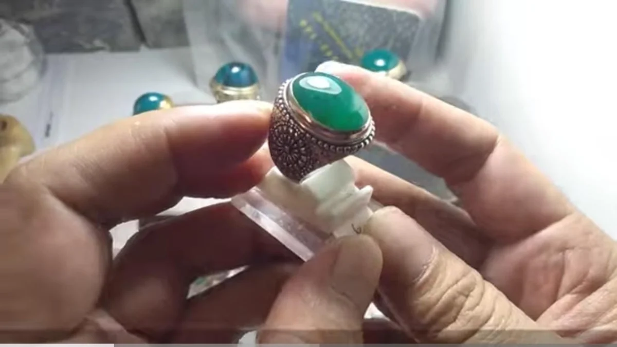 Cara Mudah Mengecek Batu Bacan Asli vs Palsu, Jangan Tertipu