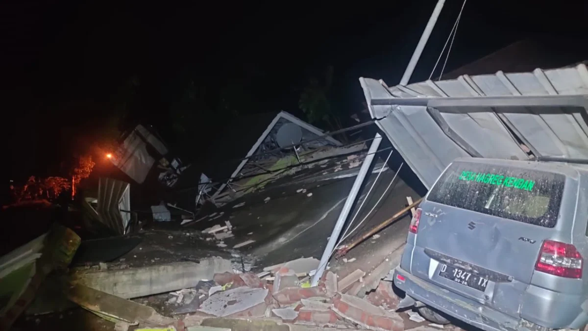 Longsor di Nagreg Rusak Kantor Desa dan Rumah Warga, 3 Orang Luka-luka