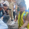 Wakil Wali Kota Cimahi, Adhitia Yudhistira saat Turun Mengecek salah Satu Saluran Drainase di Jalan Amir Machmud (Mong)