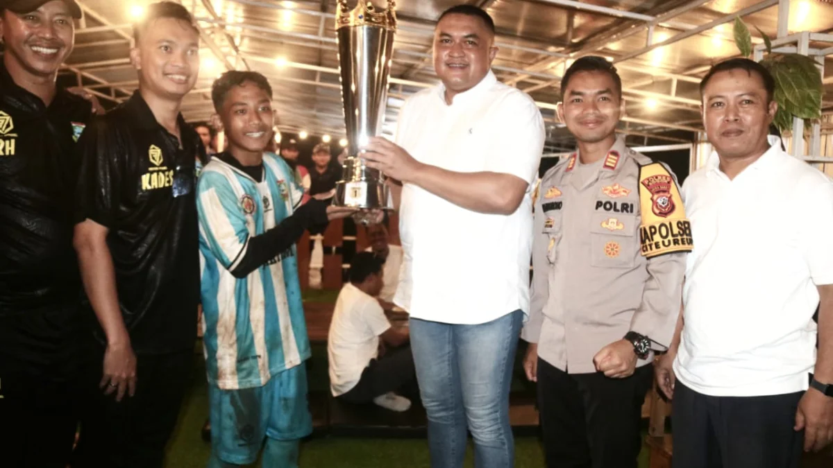 Hadiri Pordes U-18, Rudy Susmanto: Jadi Ajang Pencarian Bakat bagi Calon Atlet Potensial Kabupaten Bogor Bupati Bogor, Rudy Susmanto, menghadiri langsung pertandingan final Pekan Olahraga Desa (Pordes) U-18 Kecamatan Citeureup yang digelar di Lapangan Stadion Mini Hambalang