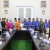 DPRD Kota Bogor dan Pemerintah Kota Satu Visi Berantas Minol Ilegal Jajaran Komisi I DPRD Kota Bogor saat menggelar rapat bersama jajaran Pemkot Bogor belum lama ini. (Foto: Humpropub DPRD Kota Bogor)