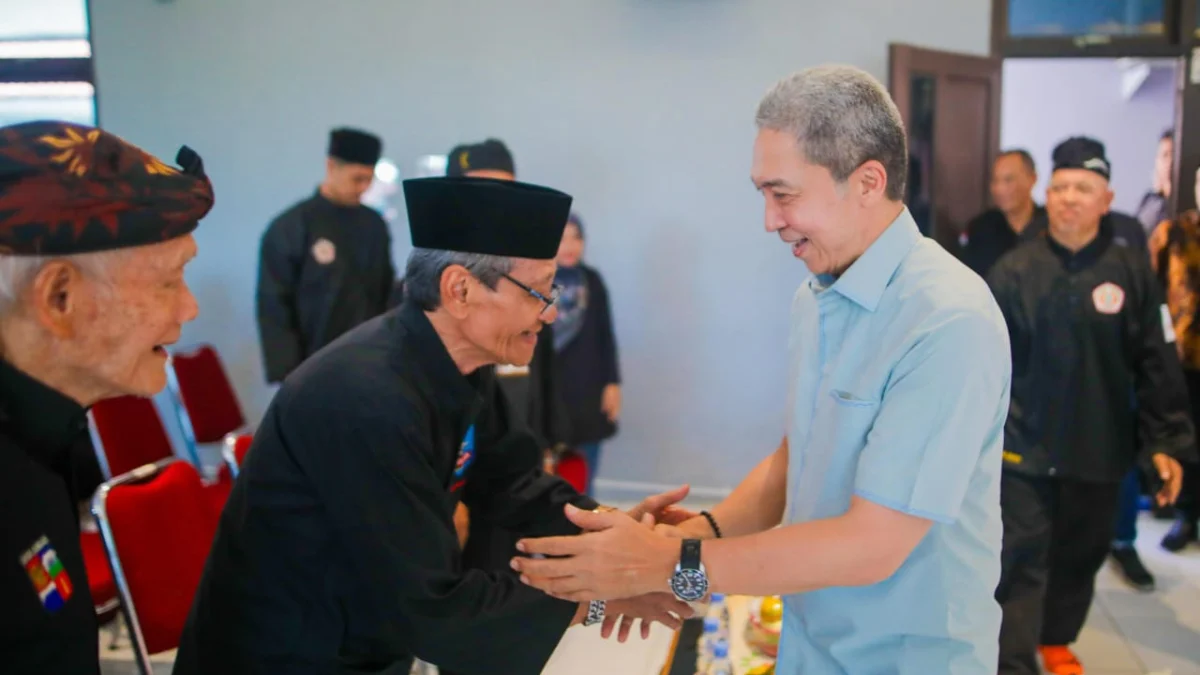 Wali Kota Bogor, Dedie A. Rachim bersama sejumlah tokoh pencak silat Kota Bogor. (Yudha Prananda / Jabar Ekspres)