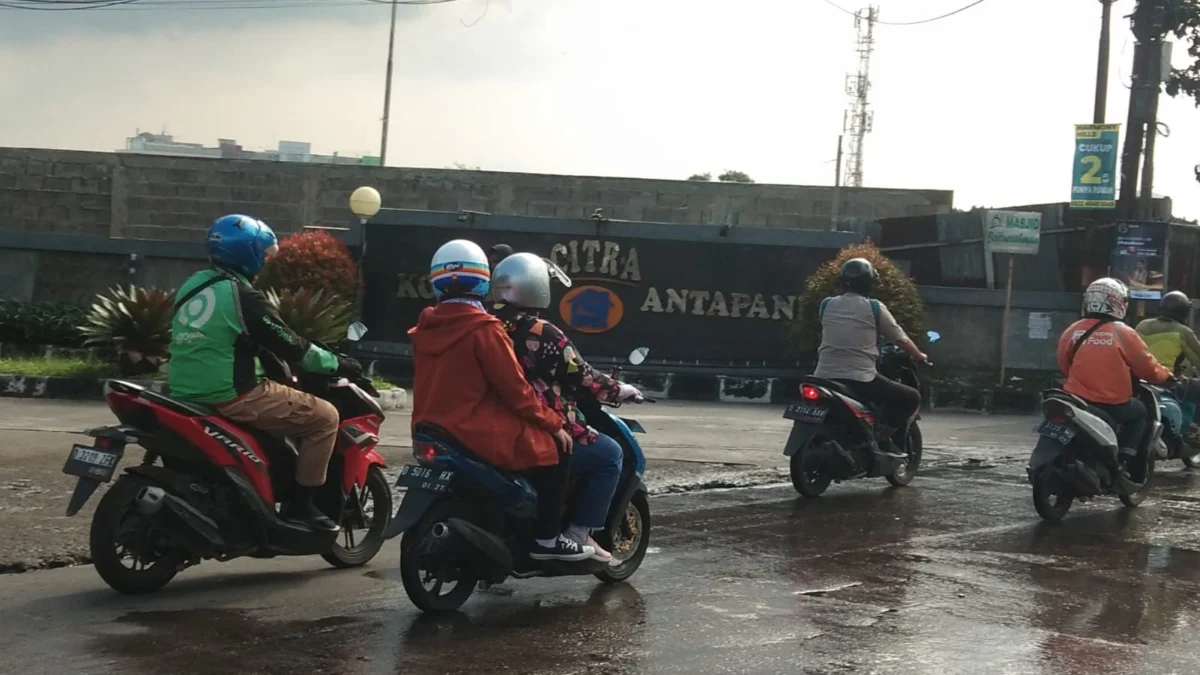 Ilustrasi mitra driver online di Kota Bandung. (Sadam Husen / JE)