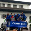 Dok. Konvoi Persib juara tahun lalu. Foto. Sandi Nugraha.