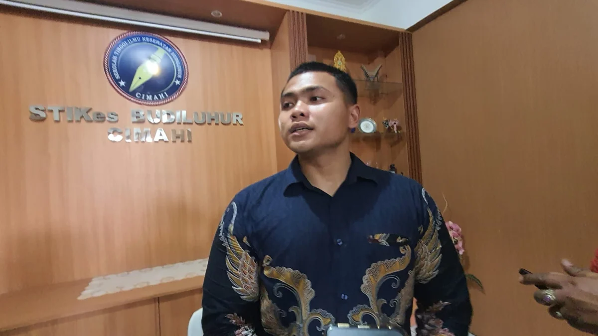 Salah satu alumni Sekolah Tinggi Ilmu Kesehatan (StiKes) Budi Luhur Cimahi.