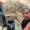 Warga Cimahi masih acuh terkait sampah. (foto/Mong)