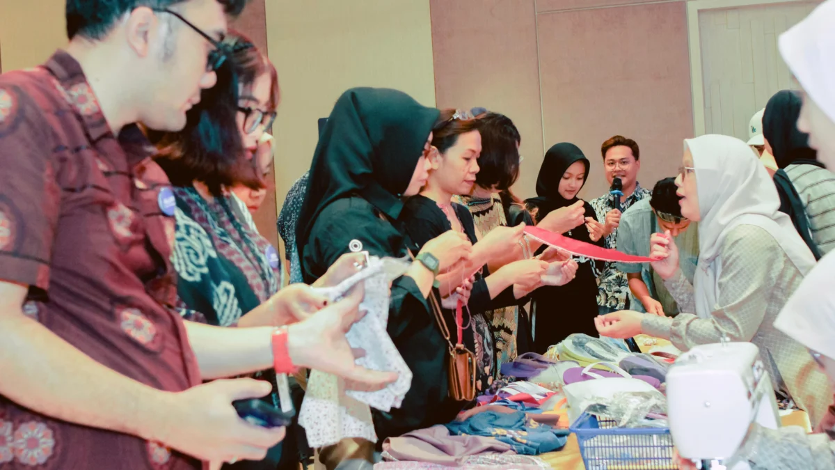 Kolaborasi Strategis Hotel dan UMKM Lokal: Mengangkat Citra Handcraft Lewat Kegiatan Kreatif Bersama dalam Program Craftology Kolaborasi Strategis Hotel dan UMKM Lokal: Mengangkat Citra Handcraft Lewat Kegiatan Kreatif Bersama dalam Program Craftology