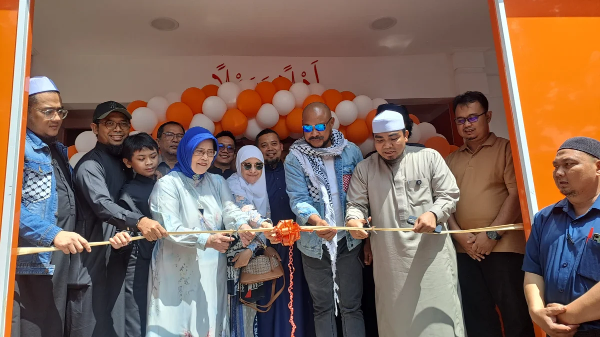 Almaz Fried Chicken Dipatiukur Dago Siap Berhadapan dengan Brand Waralaba Internasional Almaz Fried Chicken Dipatiukur Dago Siap Berhadapan dengan Brand Waralaba Internasional