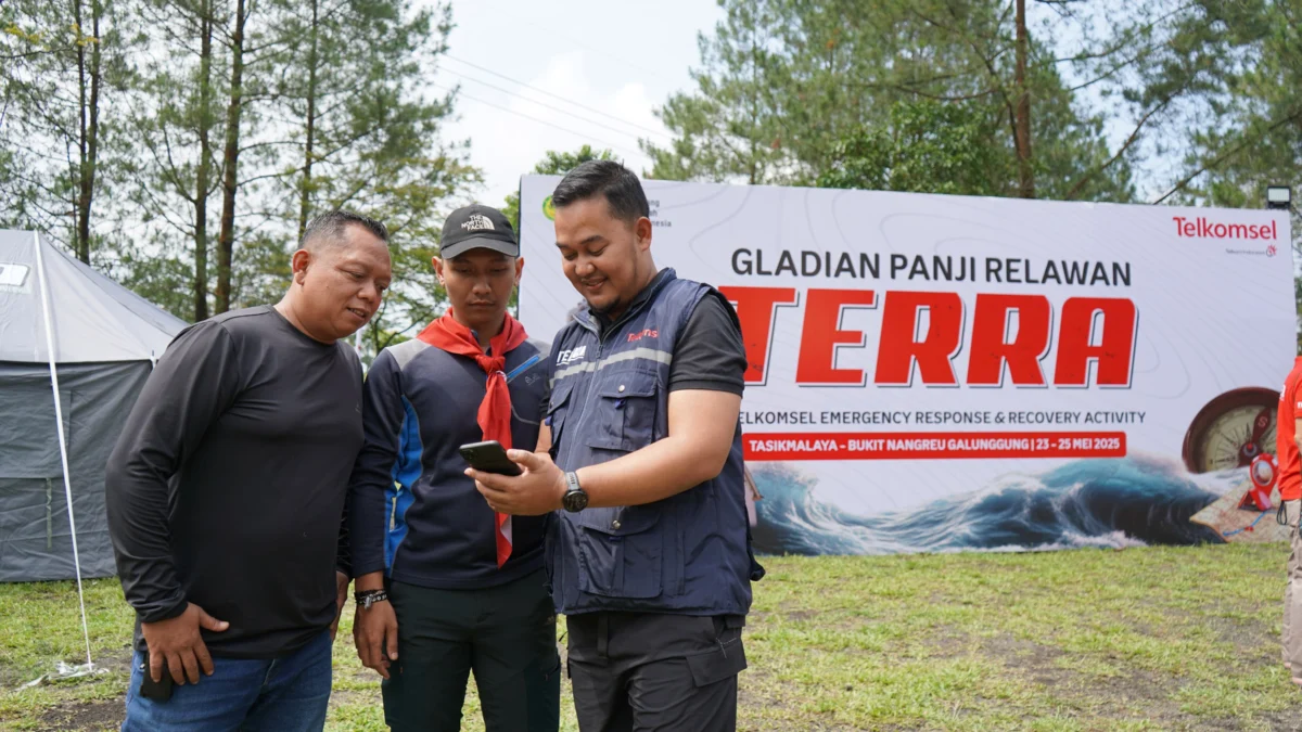 Telkomsel Wujudkan Dampak Bisnis Berkelanjutan, Konsisten Terapkan ESG Melalui Kegiatan Gladian PANJI TERRA di Tasikmalaya Telkomsel Wujudkan Dampak Bisnis Berkelanjutan, Konsisten Terapkan ESG Melalui Kegiatan Gladian PANJI TERRA di Tasikmalaya