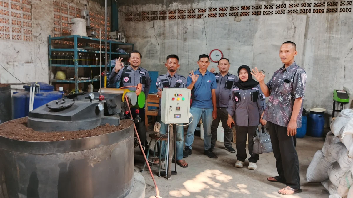 Minim Edukasi, Perluasan Peran SKPD Jadi Solusi Atasi Krisis Kesadaran Lingkungan di Cimahi Edukasi Pengelolaan Sampah oleh Ketua Perkumpulan Pengelola Sampah dan Bank Sampah Nusantara (Perbanusa) Kota Cimahi, Wahyu Dharmawan (mong)