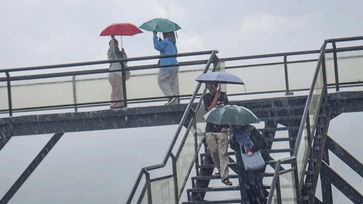 Ilustrasi: Cuaca ekstream di wilayah Jawa Barat. Foto: Dimas Rachmatsyah / Jabar Ekspres