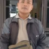 Riki (25 tahun) pemuda yang mengadu ke Disnaker Banjar Senin (26/5/2026) lantaran ijazah SMA miliknya ditahan pihak perusahaan karena harus membayar penalti setelah resign dari pekerjaannya. (Cecep Herdi/Jabar Ekspres)