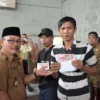 Pemerintah Kota Banjar kembali menyalurkan bantuan langsung tunai (BLT) kepada 2.447 keluarga miskin dan rentan