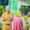 Wali Kota Bogor, Dedie A. Rachim saat memimpin apel di Kantor Kecamatan Bogor Selatan, Senin (27/5). (Yudha Prananda / Jabar Ekspres)