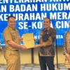 Wali Kota Cimahi, Ngatiyana saat Penyerahan Akte Notaris & Badan Hukum Koperasi Kelurahan Merah Putih se-Kota Cimahi (mong)