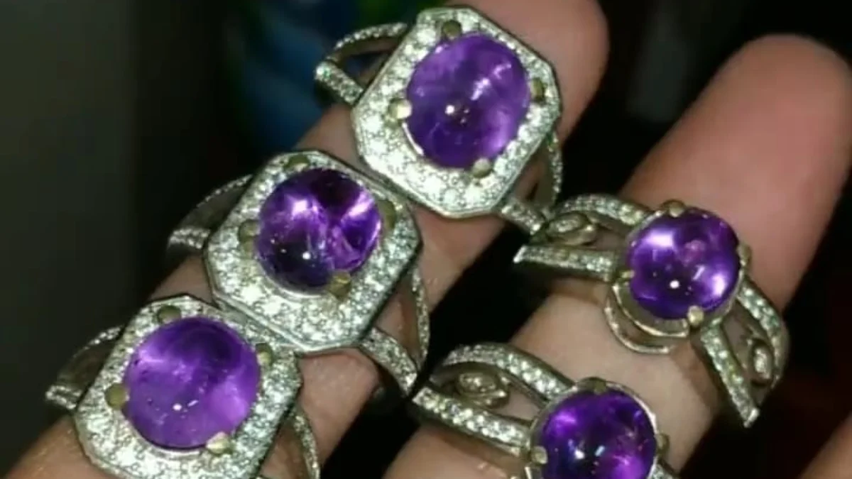 4 Cara Mudah Membedakan Batu Akik Kecubung yang Asli dan Palsu