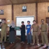 Dinas Lingkungan Hidup Cimahi Bersama Tokoh Adat Cireundeu (Mong)