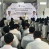 Kepala BKPSDM Kota Banjar Drs H Asep Tatang Iskandar saat memberikan motivasi kepada 106 CPNS di aula kelurahan Purwaharja Kota Banjar, Rabu (28/5/2025). (Cecep Herdi/Jabar Ekspres)