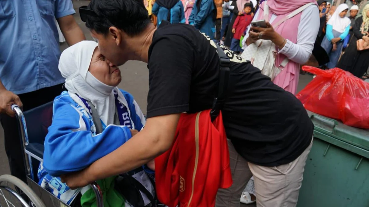 Calon Jemaah Haji Asal Kota Bogor Sukacita Menuju Tanah Suci Ilustrasi: Salah satu calon jemaah haji asal Kota Bogor Jepang keberangkatan di Masjid Raya Bogor. (Foto: Diskominfo Kota Bogor)