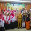 Wali Kota Bogor, Dedie A. Rachim bersama sejumlah Komunitas Lansia Kota Bogor. (Yudha Prananda / Jabar Ekspres)