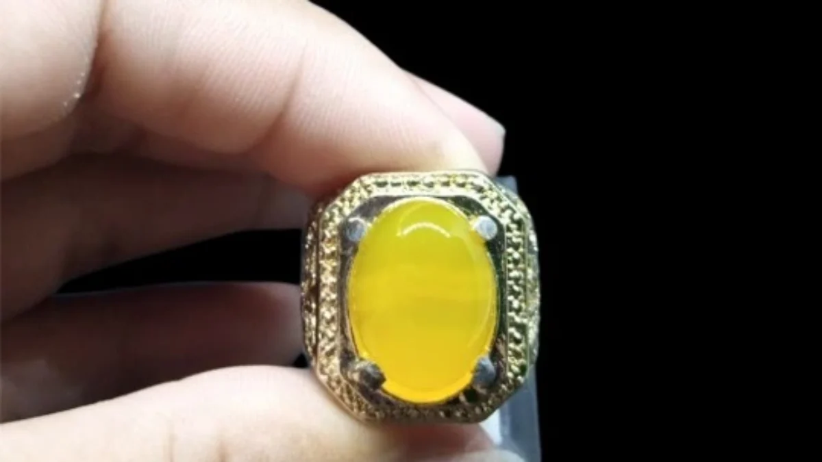 batu akik kuning ( Sumber Gambar: E-Commerce)