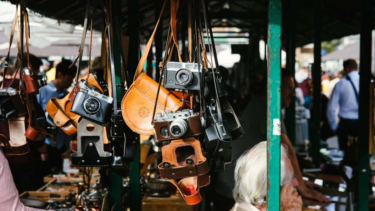 Rekomendasi 4 Pasar Loak di Surabaya, Dipenuhi Barang Branded Ramah di Kantong Rekomendasi 4 Pasar Loak di Surabaya, Dipenuhi Barang Branded Ramah di Kantong