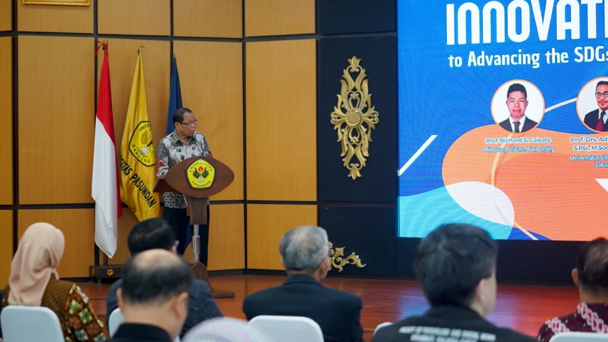 SEMINAR: Fakultas Ilmu Sosial dan Ilmu Politik (FISIP) Universitas Pasundan (Unpas) menyelenggarakan Seminar Internasional dengan tema "Innovative Approaches to Advancing the SDGs: Integrating Policy, Practice and Progress" di Aula Suradiredja, FISIP Unpas, Senin, 19 Mei 2025.