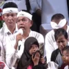 Gubernur Jawa Barat, Dedi Mulyadi marah pada acara "Nganjang ka Warga" pada Rabu (28/5/2025) malam di Sukamandi, Ciasem dipicu ulah suporter Persikas.