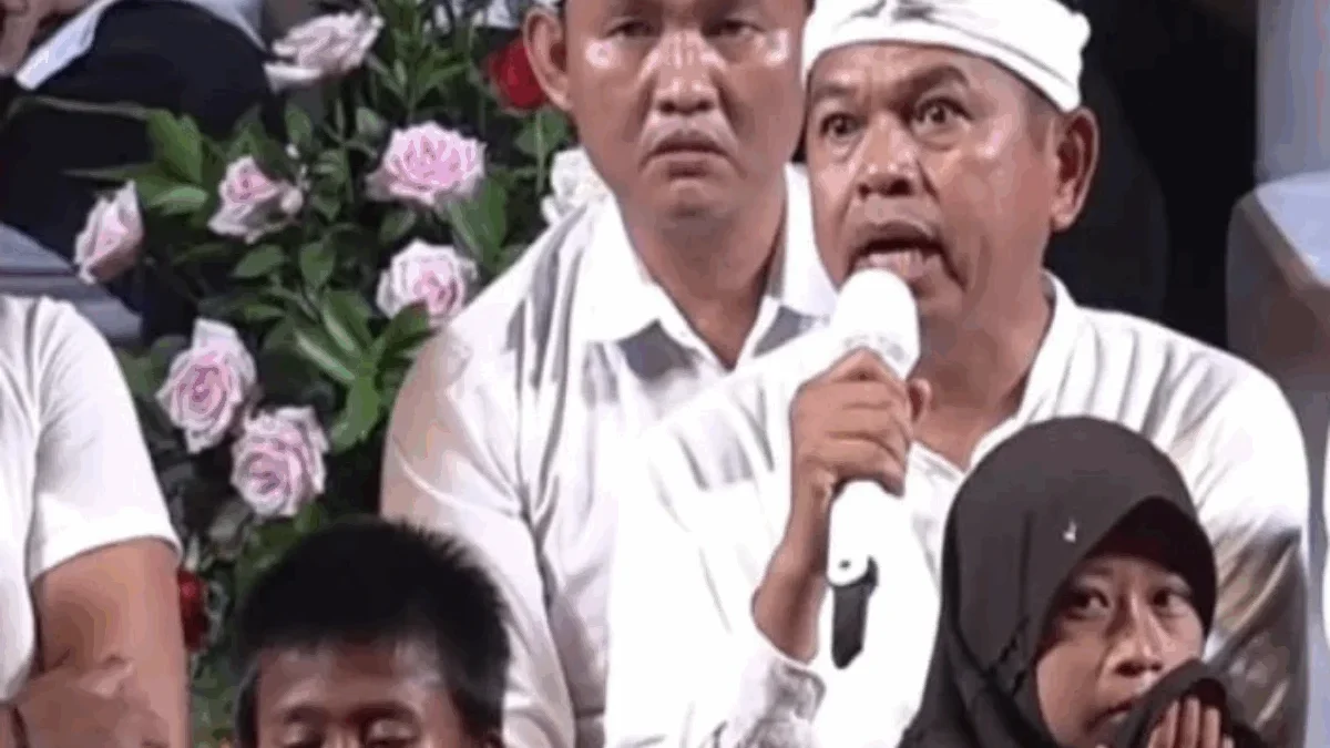 Dedi Mulyadi nampak marah kepada suporter Persikas di acara 'Nganjang Ka Warga' pada Rabu malam (28/5/2025).