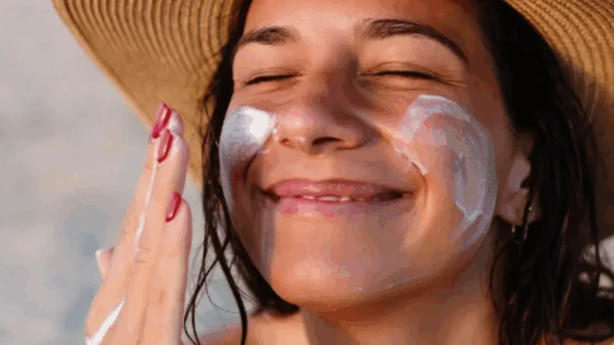 Ini 5 Sunscreen Terbaik yang Aman untuk Kulit Cerah, Bebas Flek, dan Anti-Tua