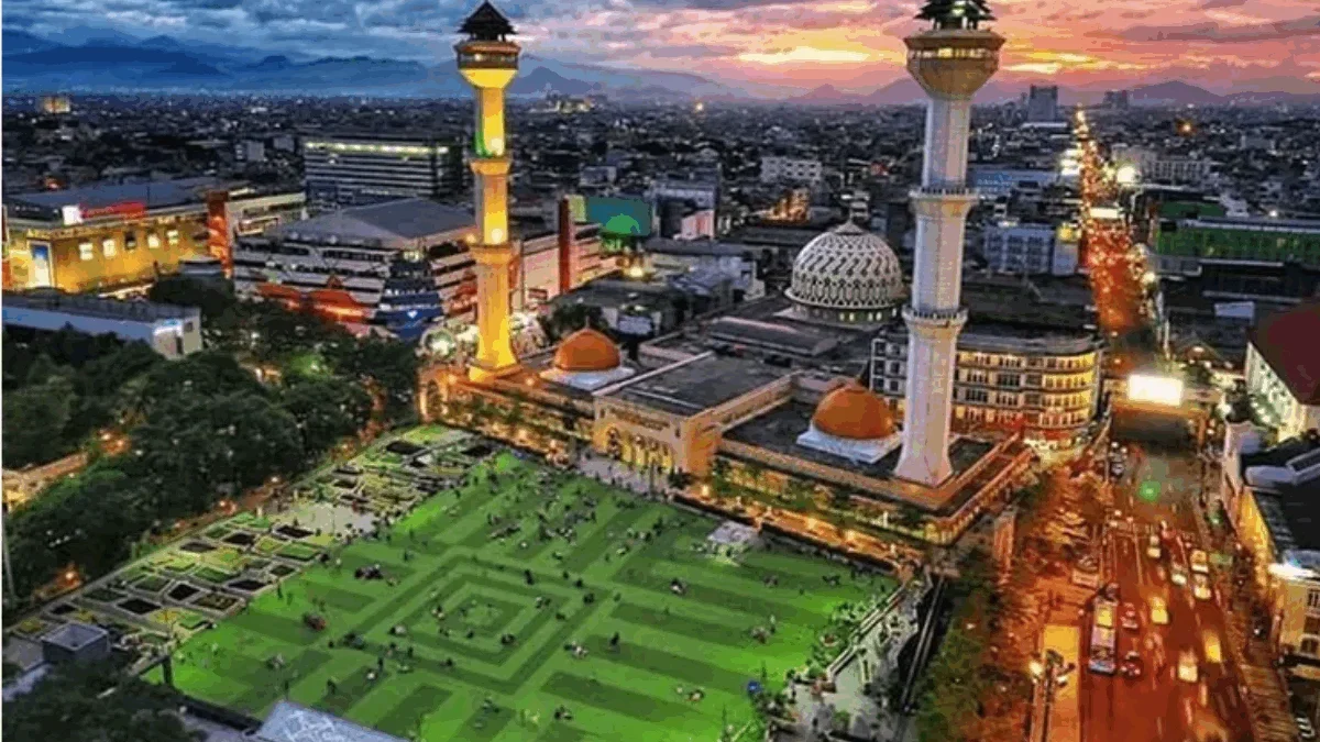 10 Tempat Makan Legendaris di Bandung yang Wajib Dicoba