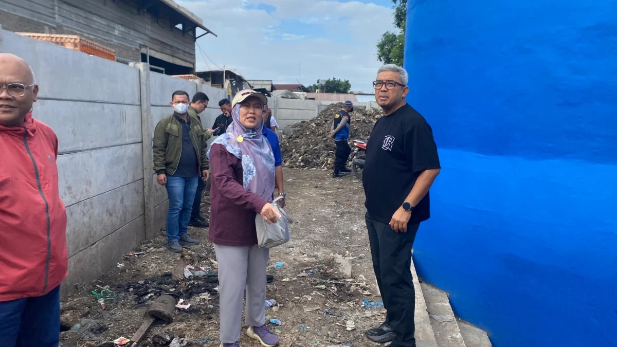 Wali Kota Bandung, Muhammad Farhan sempat menyambangi lokasi pengolahan sampah di kawasan pasar tradisional Gedebage (dok humas Pemkot)