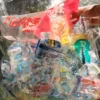 Contoh Label Botol Plastik Yang Tipenya PVC yang Sangat Berbahaya Jika Dibakar (Istimewa)