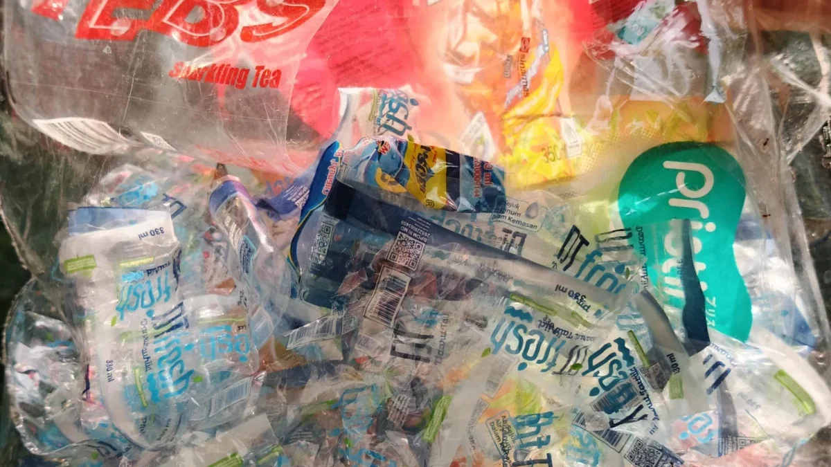 Contoh Label Botol Plastik Yang Tipenya PVC yang Sangat Berbahaya Jika Dibakar (Istimewa)