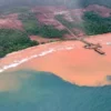 Salah satu efek aktivitas pertambangan di kepulauan Raja Ampat. (Dok. X.com)