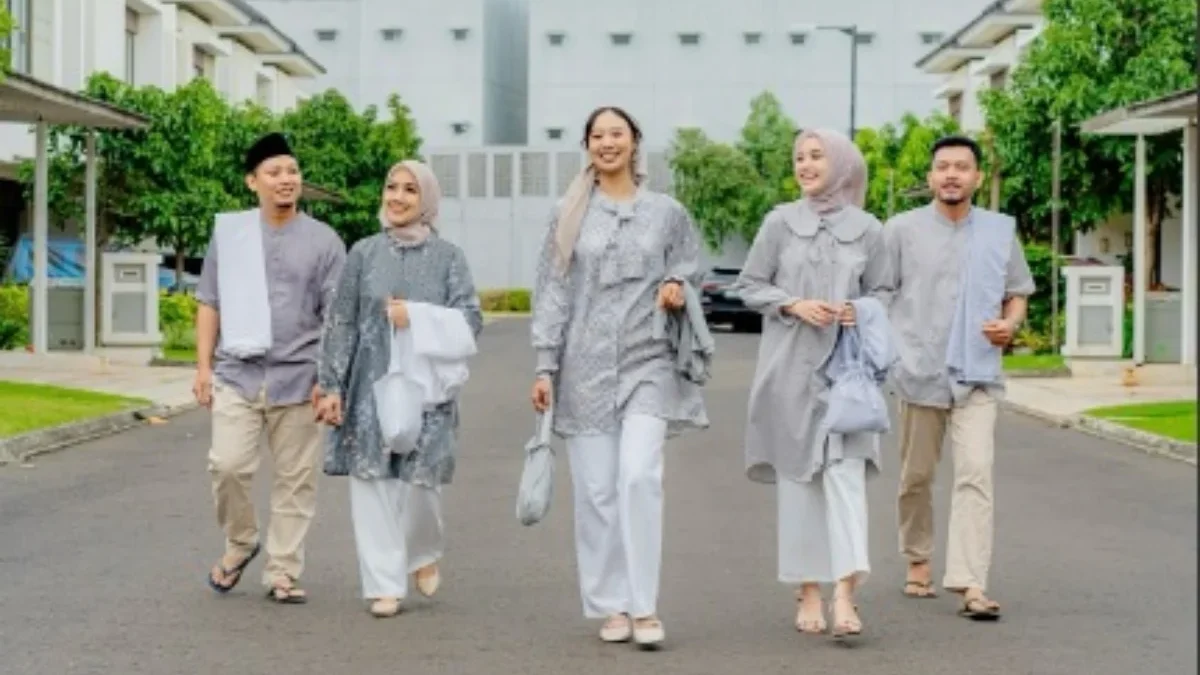 10 Amalan Sunah Sholat Idul Adha Sesuai Tuntunan ILUSTRASI pulang sholat Idul Adha dengan memilih jalan yang berbeda. (Instagram @cottoninch_)