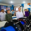 Wali Kota Bogor, Dedie A. Rachim didampingi Ketua DPRD Kota Bogor, Adityawarman Adil meninjau sejumlah fasilitas di Training Center Tirta Pakuan, Rabu (18/6). (Yudha Prananda / Jabar Ekspres)