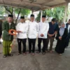 Serah Terima Sapi Presiden Prabowo oleh Wali Kota dan Wakil Wali Kota Cimahi, Ngatiyana-Adithia di Masjid Agung Cimahi (Mong)
