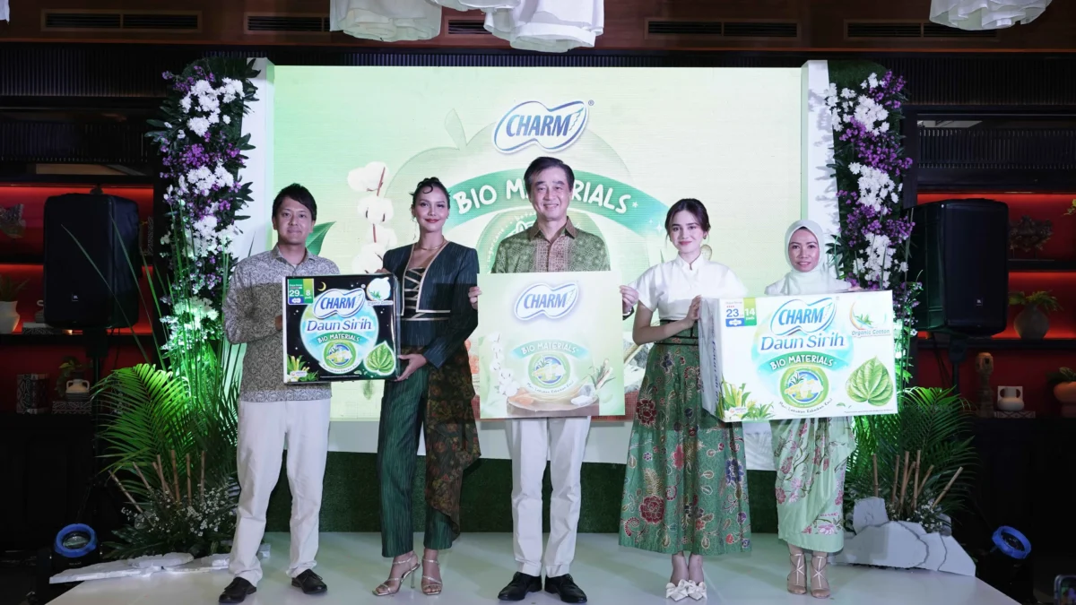 Peluncuran produk baru dari Unicharm berupa CHARM Daun Sirih Bio Materials Organic Cotton Type