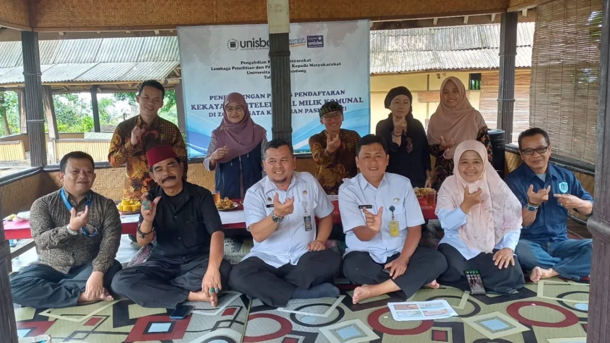 Tim Pengabdi Unisba Dampingi Pencatatan Kekayaan Intelektual Komunal di Zona Wisata Pasir Kunci Bandung Tim Pengabdi LPPM Universitas Islam Bandung (Unisba) telah melakukan pendampingan pencatatan Kekayaan Intelektual Komunal (KIK) di zona wisata alam dan budaya Pasir Kunci, Kecamatan Ujung Berung, Kota Bandung.