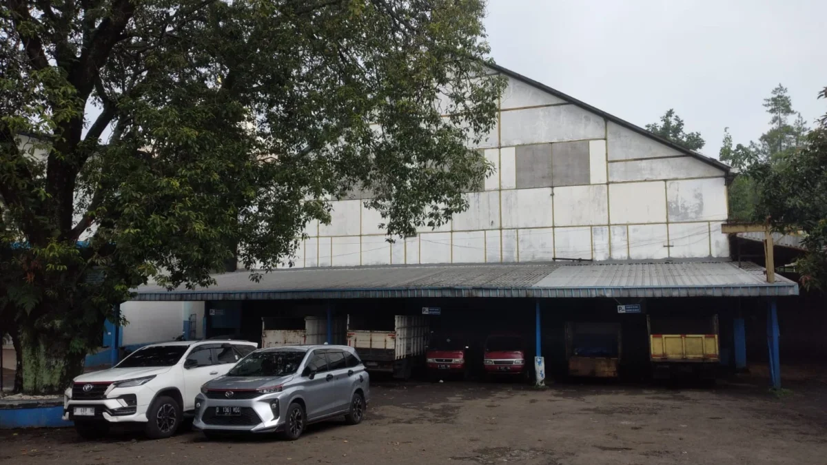 Pabrik Es Saripetojo Bandung, salah satu unit usaha BUMD milik Pemprov.